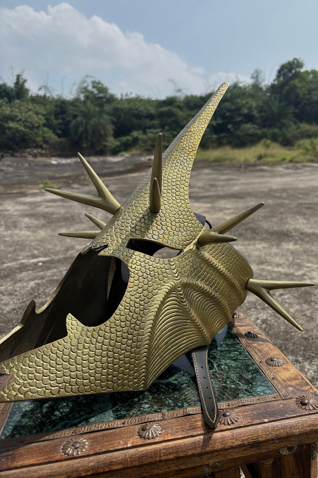 WITCH KING HELMET: VIPER GOLD
