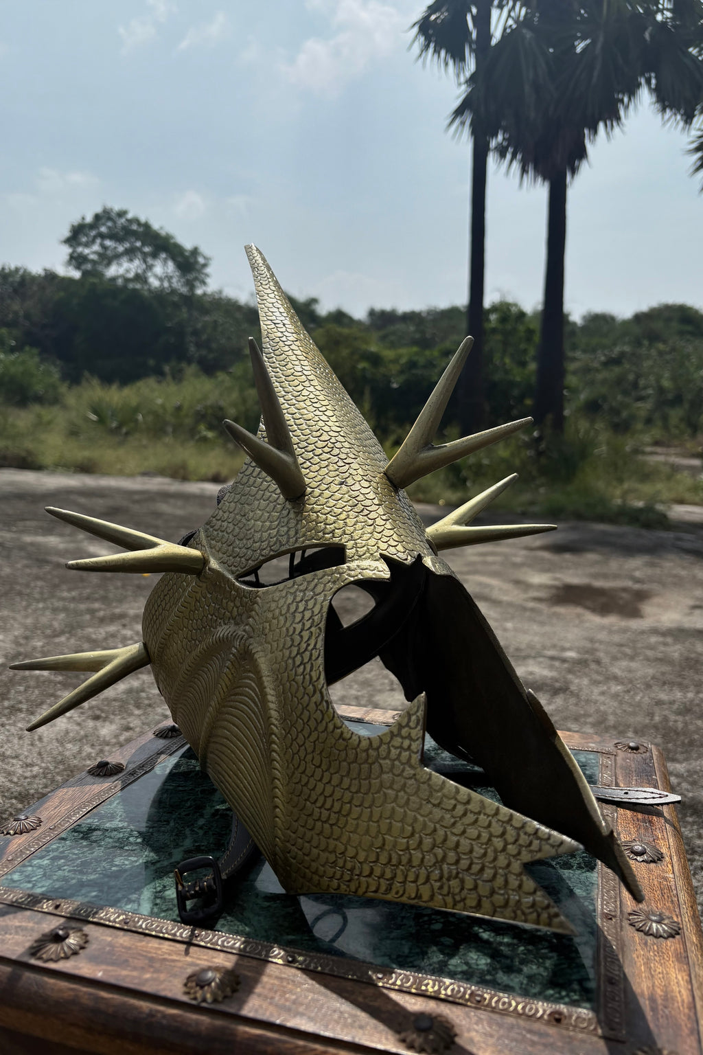 WITCH KING HELMET: VIPER GOLD