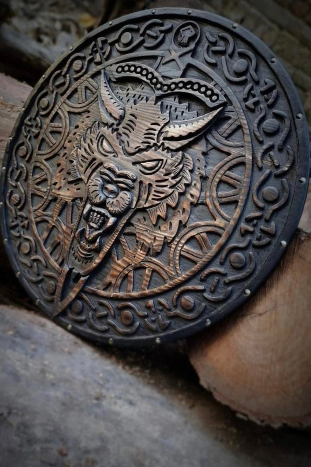 VIKING WOOD WOLF SHIELD